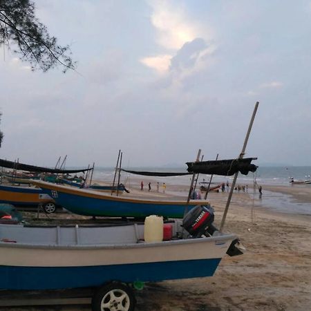 Damai Homestay Pantai Pelindung กวนตัน ภายนอก รูปภาพ